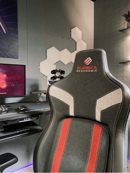 而舒适感不足？游戏玩家该怎么选？电子pg为什么都说电竞椅酷炫有余(图2)